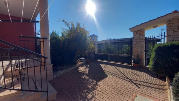 Villa bifamigliare in zona Via San Magno - immagine 30