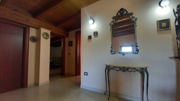 Villa bifamigliare in zona Via San Magno - immagine 4
