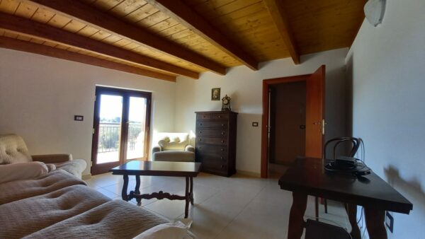 Villa bifamigliare in zona Via San Magno - immagine 18