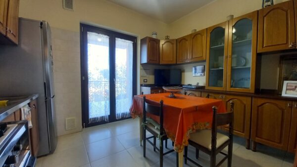 Villa bifamigliare in zona Via San Magno - immagine 8