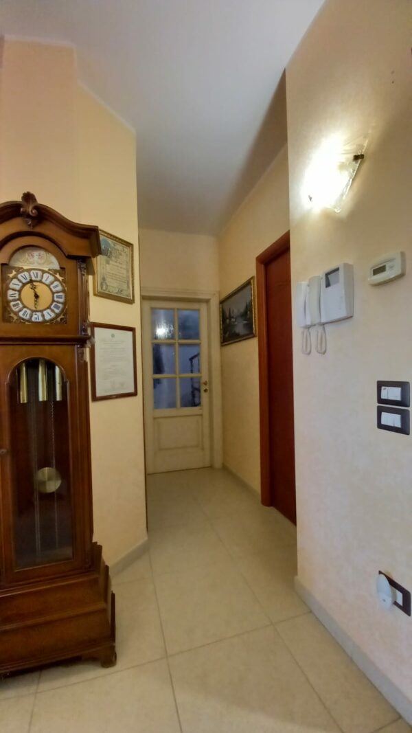 Villa bifamigliare in zona Via San Magno - immagine 12