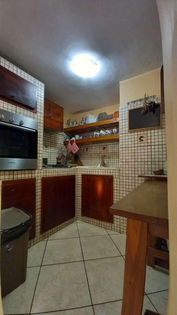 Indipendente con cantina su III livelli in zona Piazza Abazia - immagine 14