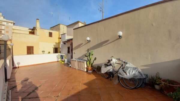 Indipendente con cantina su III livelli in zona Piazza Abazia - immagine 17