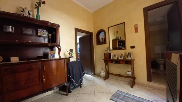 Indipendente con cantina su III livelli in zona Piazza Abazia - immagine 15