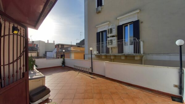 Indipendente con cantina su III livelli in zona Piazza Abazia - immagine 18