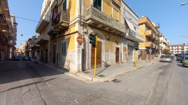 Locale commerciale in zona Viale Vittorio Veneto