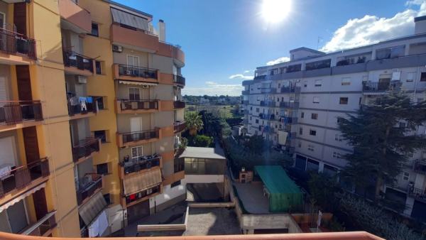 Appartamento con ascensore + box auto a Trani - immagine 16