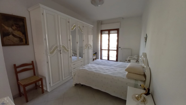 Appartamento con ascensore + box auto a Trani - immagine 2