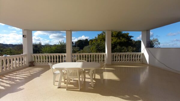Villa bifamigliare con piscina in zona Via Gravina - immagine 4