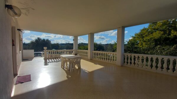 Villa bifamigliare con piscina in zona Via Gravina - immagine 6