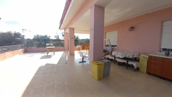 Villa bifamigliare con piscina in zona Via Gravina - immagine 19