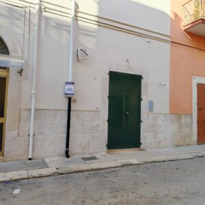 Locale in zona Via Sant'Elia