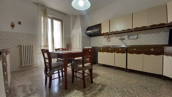 Appartamento in zona Via Castel del Monte - immagine 9