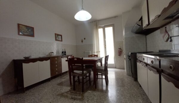 Appartamento in zona Via Castel del Monte - immagine 11