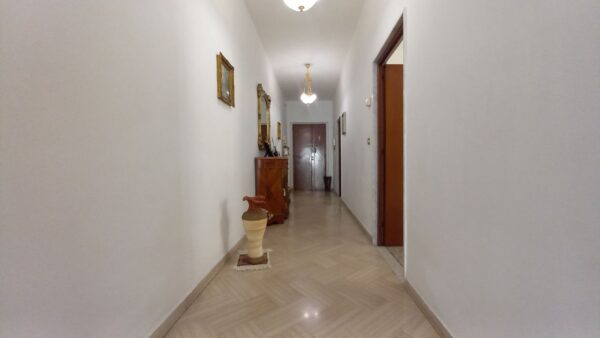 Appartamento in zona Via Castel del Monte - immagine 6