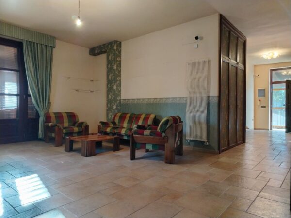 Prestigiosa Villa su II livelli con depandance in zona Via Castel del Monte - immagine 11