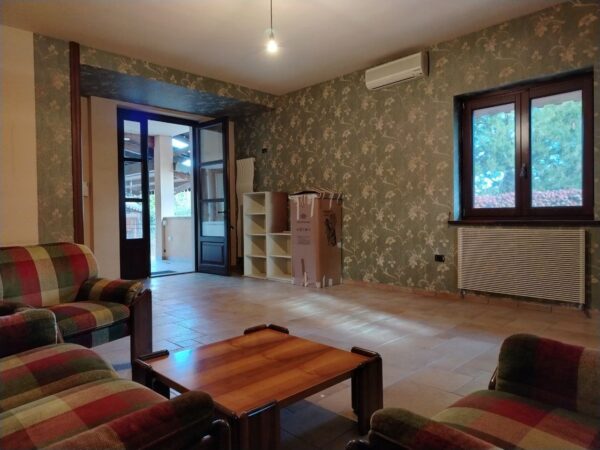 Prestigiosa Villa su II livelli con depandance in zona Via Castel del Monte - immagine 10