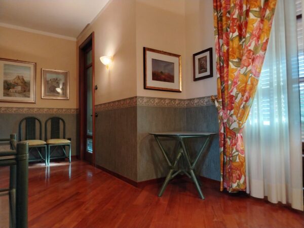 Prestigiosa Villa su II livelli con depandance in zona Via Castel del Monte - immagine 8