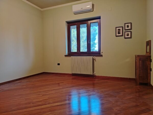 Prestigiosa Villa su II livelli con depandance in zona Via Castel del Monte - immagine 35