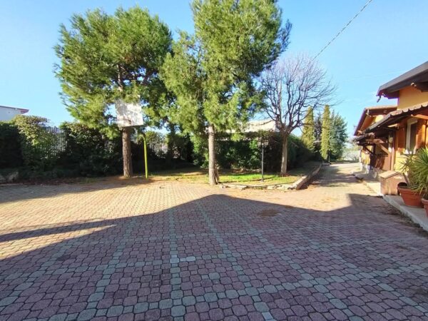 Prestigiosa Villa su II livelli con depandance in zona Via Castel del Monte - immagine 46