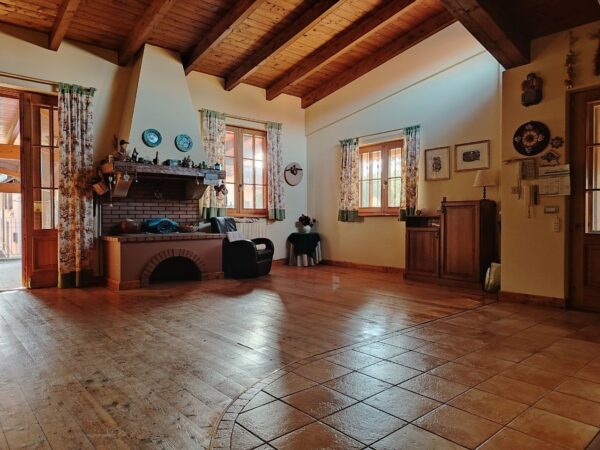 Prestigiosa Villa su II livelli con depandance in zona Via Castel del Monte - immagine 43