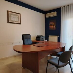 Stanze arredate per uso studio in Via Faustina