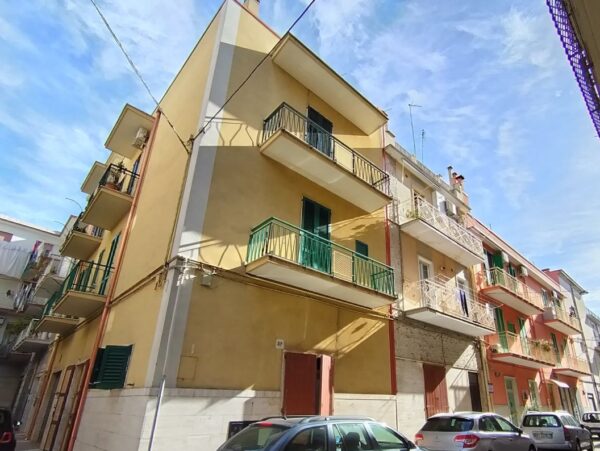 Semindipendente arredato in zona Viale IV Novembre