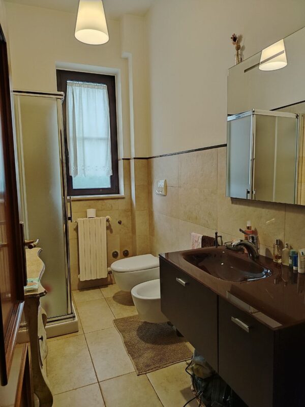 Villa su II livelli in zona Via Bracco - immagine 16