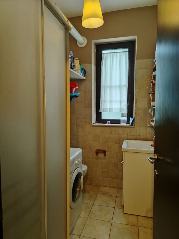 Villa su II livelli in zona Via Bracco - immagine 17