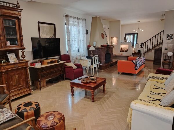Villa su II livelli in zona Via Bracco - immagine 6