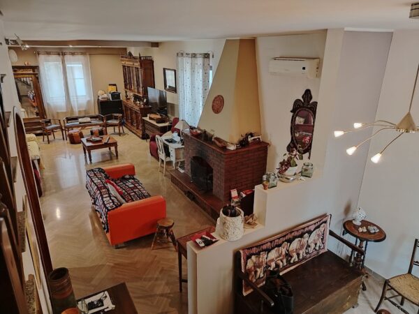 Villa su II livelli in zona Via Bracco - immagine 11