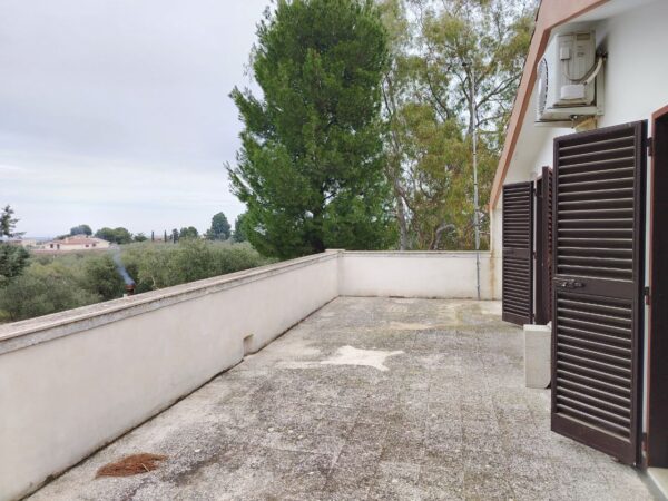 Villa su II livelli in zona Via Bracco - immagine 28