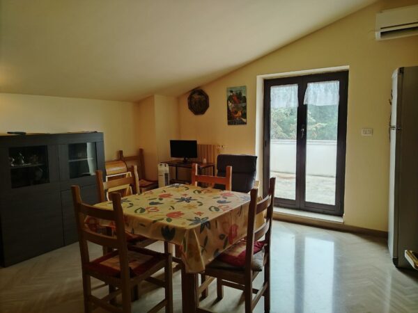 Villa su II livelli in zona Via Bracco - immagine 22