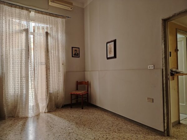 Locale uso abitazione in zona Via Castel del Monte - immagine 9