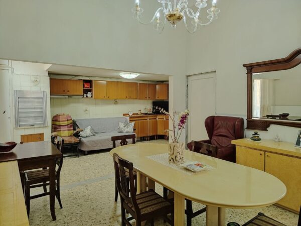 Locale uso abitazione in zona Via Castel del Monte - immagine 4