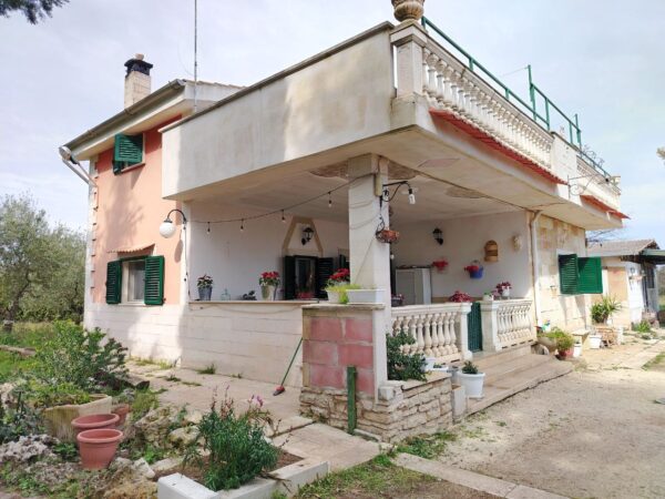 Villa in zona Via San Magno - immagine 2