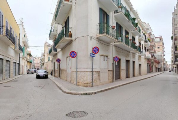 Garage in zona Via di Vittorio
