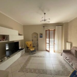 Appartamento con ascensore e garage in zona Via Sant'Elia