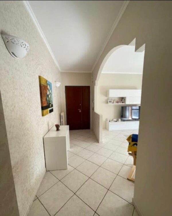 Appartamento con ascensore e garage in zona Via Sant'Elia - immagine 3