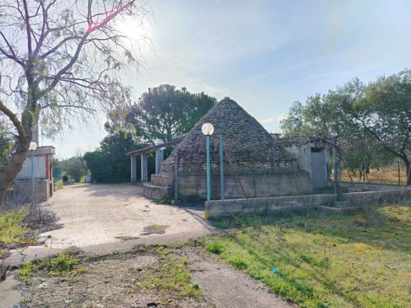 Villino con trullo in zona Contrada San Giuseppe - immagine 14