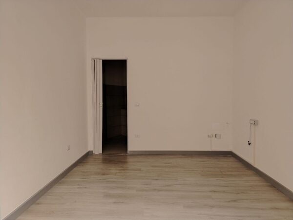 Locale commerciale in zona Via Dante - immagine 3