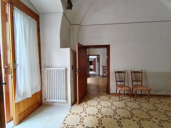 Locale uso abitazione in zona Via Aldo Moro - immagine 6