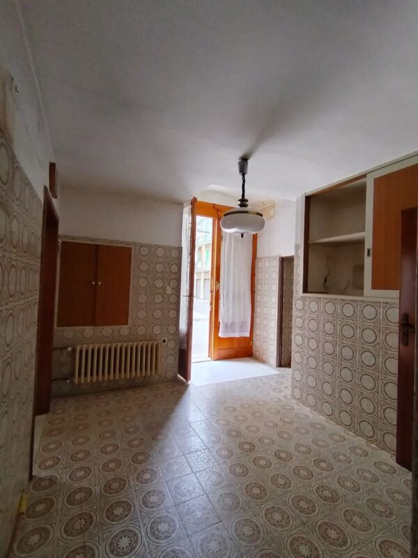 Locale uso abitazione in zona Via Aldo Moro - immagine 11