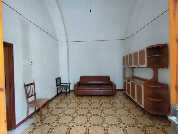 Locale uso abitazione in zona Via Aldo Moro - immagine 4