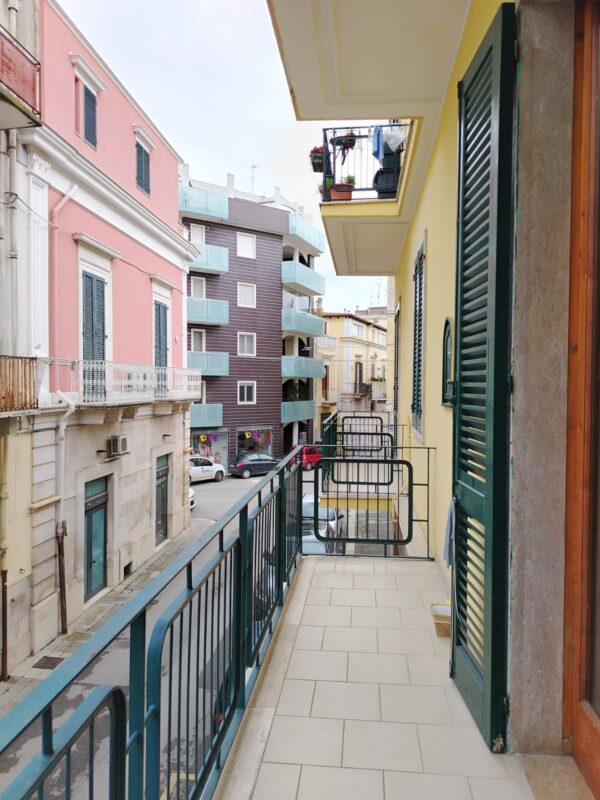 Due appartamenti adiacenti in zona Via Imbriani - immagine 10