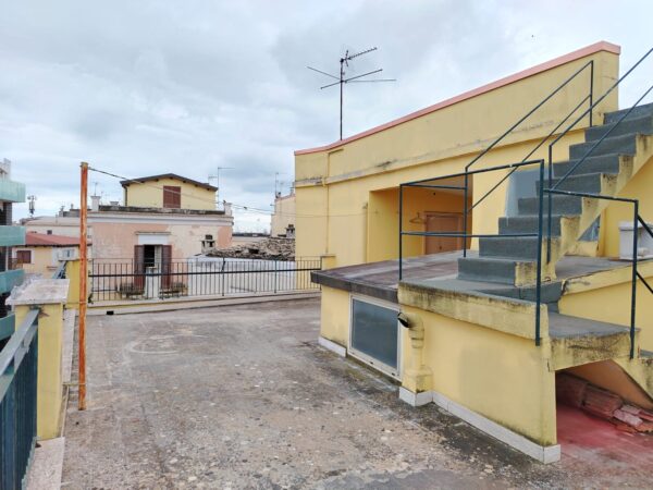 Due appartamenti adiacenti in zona Via Imbriani - immagine 17