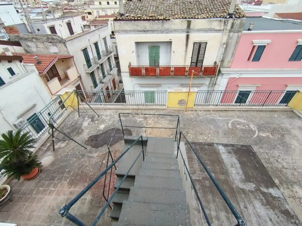 Due appartamenti adiacenti in zona Via Imbriani - immagine 16