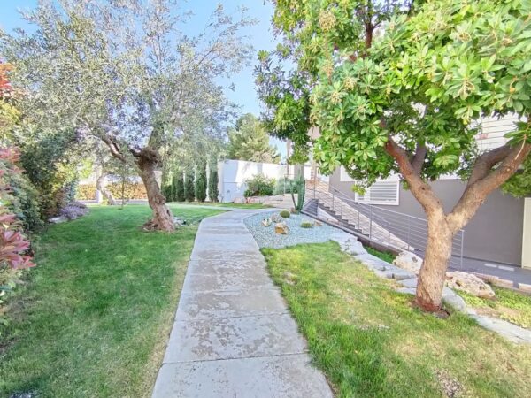 Indipendente in zona Via Sant'Elia - immagine 24
