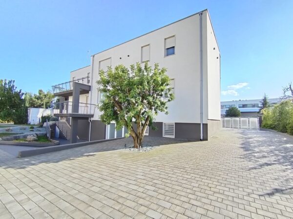 Indipendente in zona Via Sant'Elia - immagine 26