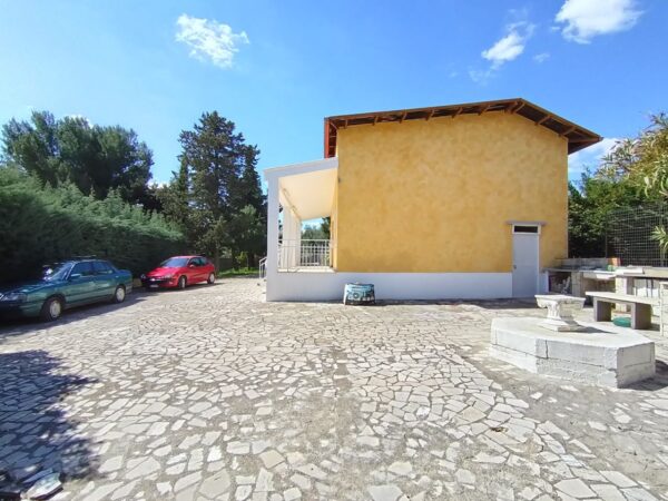 Villino in zona Via Castel del Monte - immagine 13